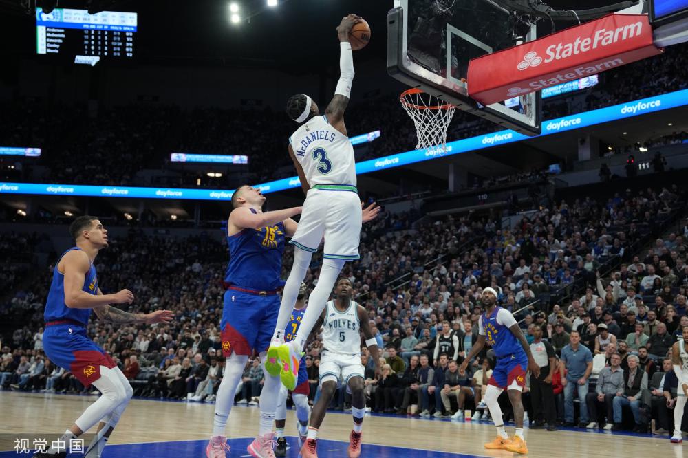 他在场上的 他在场上的