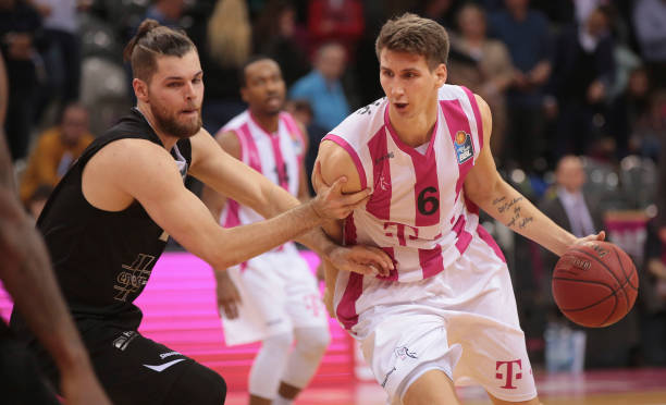 众对他未来 众对他未来